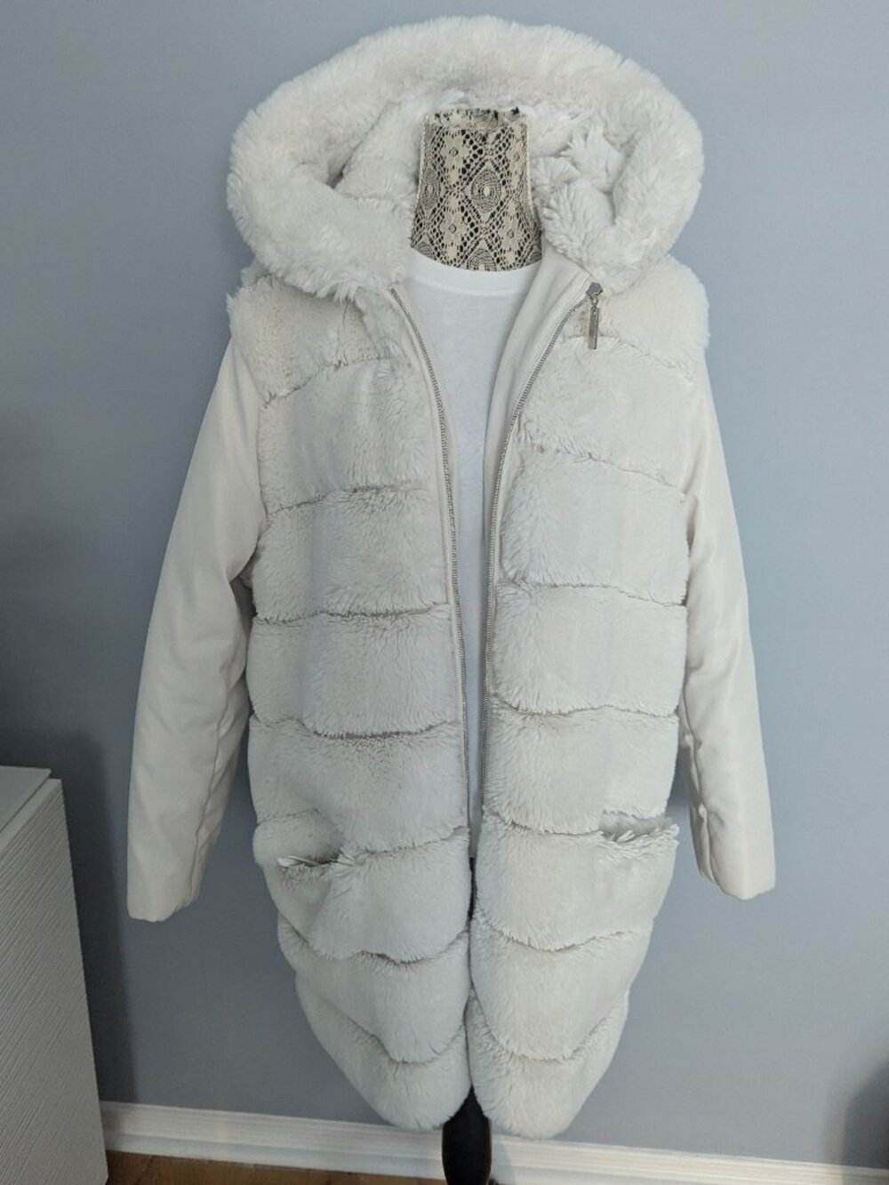 Joseph Ribkoff cream coat - Picture 4 of 11